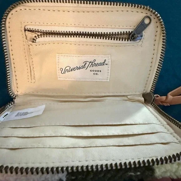 Universal Thread tufted geometric zip wallet coin purse - Picture 4 of 7